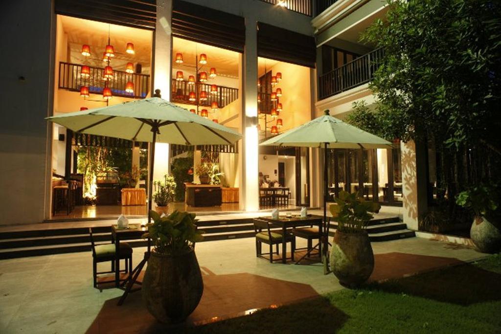 Aruntara Riverside Boutique Hotel Chiang Mai Exteriör bild