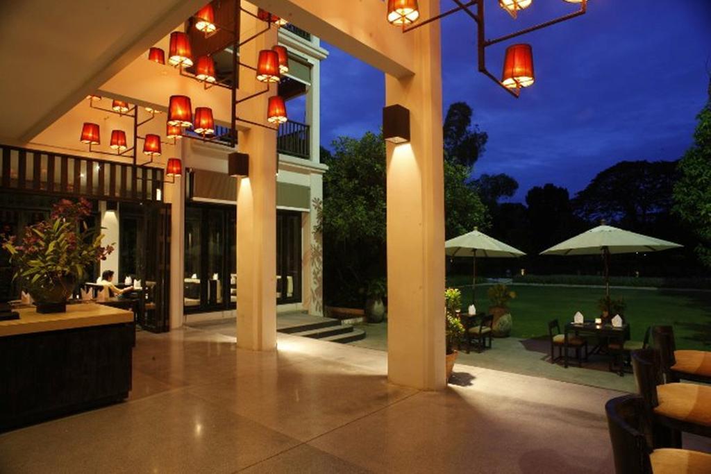 Aruntara Riverside Boutique Hotel Chiang Mai Exteriör bild