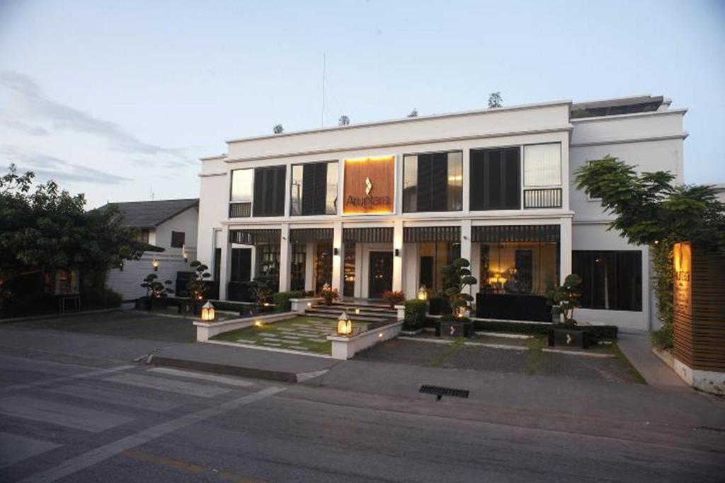 Aruntara Riverside Boutique Hotel Chiang Mai Exteriör bild